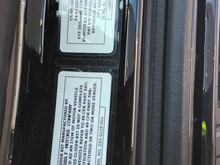 2019-peterbilt-579-image-24