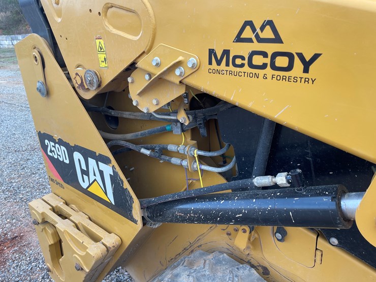 2017-caterpillar-259d-image-22