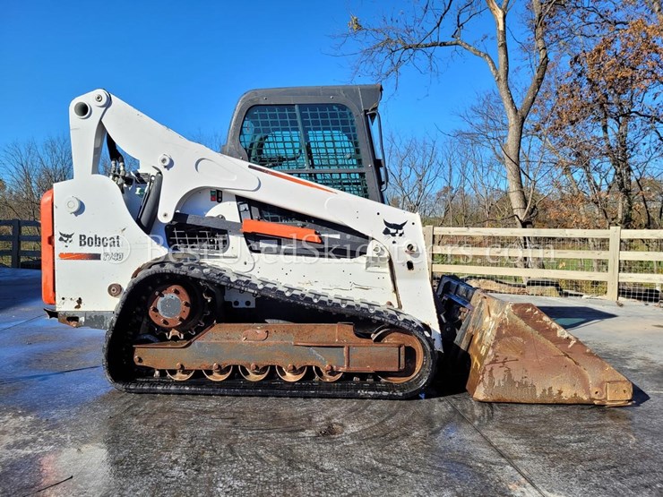 2016-bobcat-t740-image-5