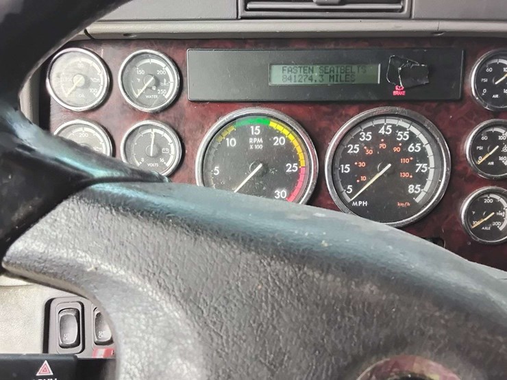 2018-freightliner-glider-3alxfbcg6jdju6496-mileage:-841274-image-19