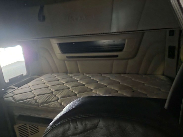 2019-peterbilt-glider-1npbggggx0d654893-mileage:-image-17