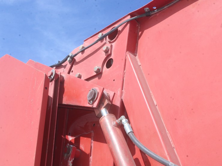 new-holland-664-image-24