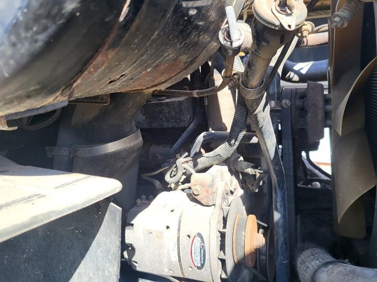 1995-ford-l9000-tandem-axle-day-cab-semi-image-78