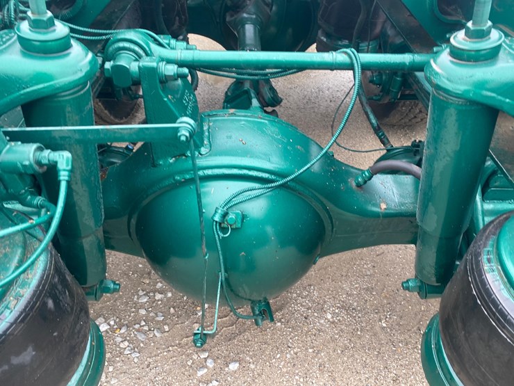 2002-peterbilt-379-image-45