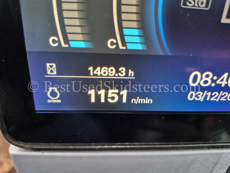 2023-kubota-svl75-3-image-22