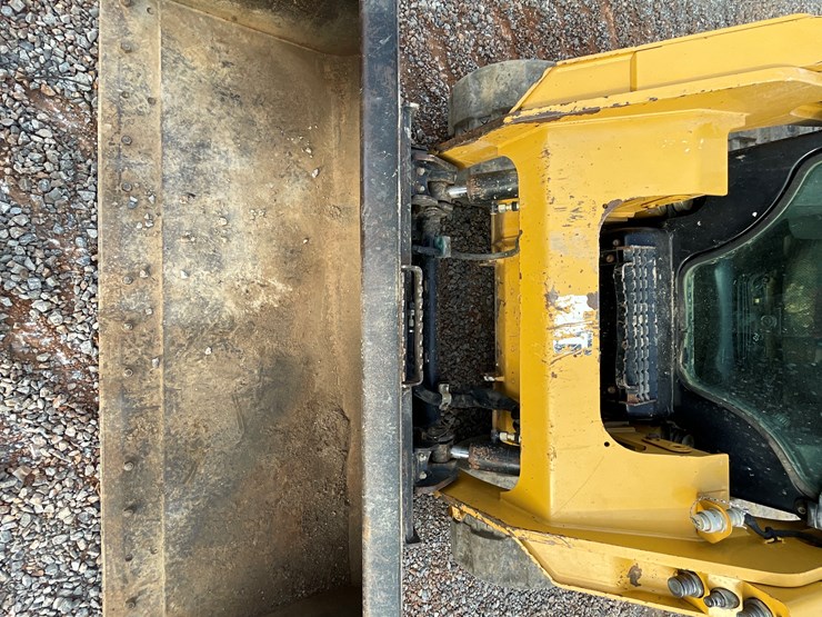 2017-caterpillar-259d-image-9