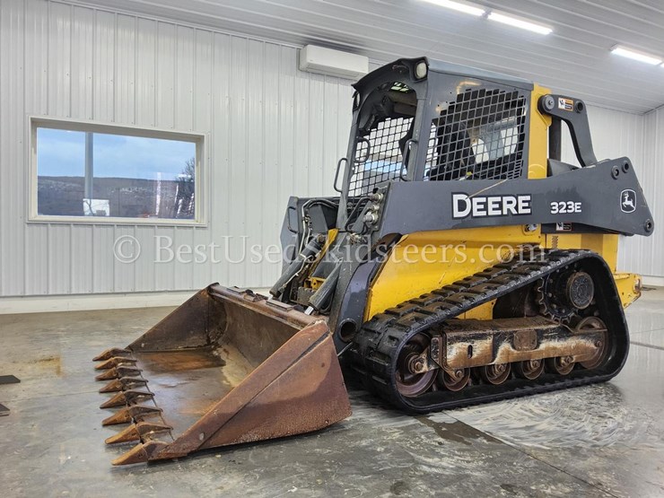2018-deere-323e-image-2
