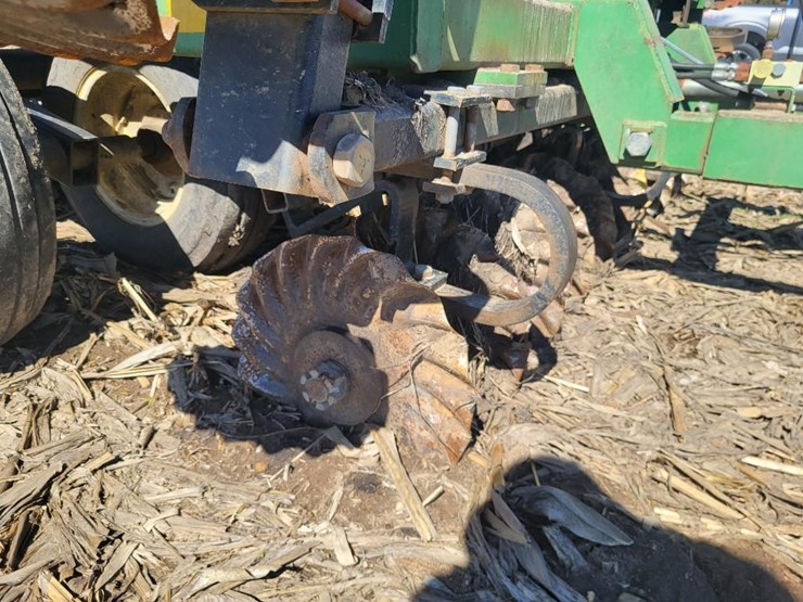 great-plains-2200tt-image-60