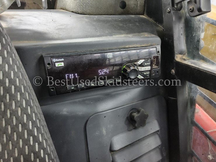 2019-caterpillar-246d3-image-19