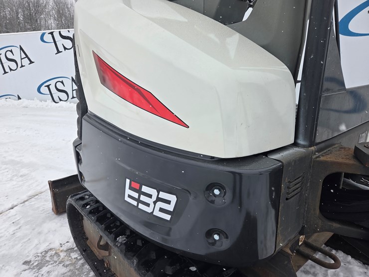 2019-bobcat-e32i-image-21