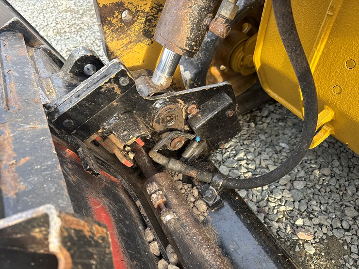 caterpillar-259d-image-16