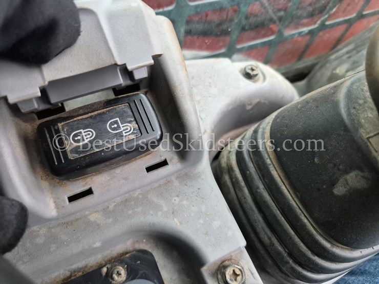 2022-kubota-svl97-2-image-18