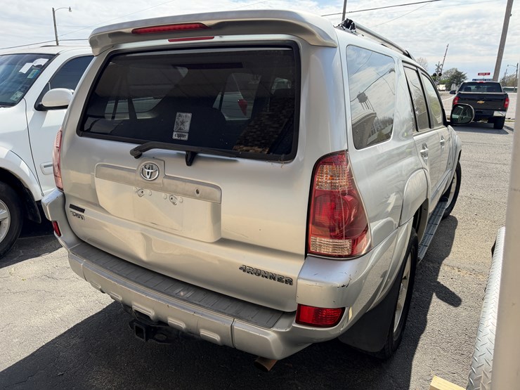 2004-toyota-4-runner-image-3