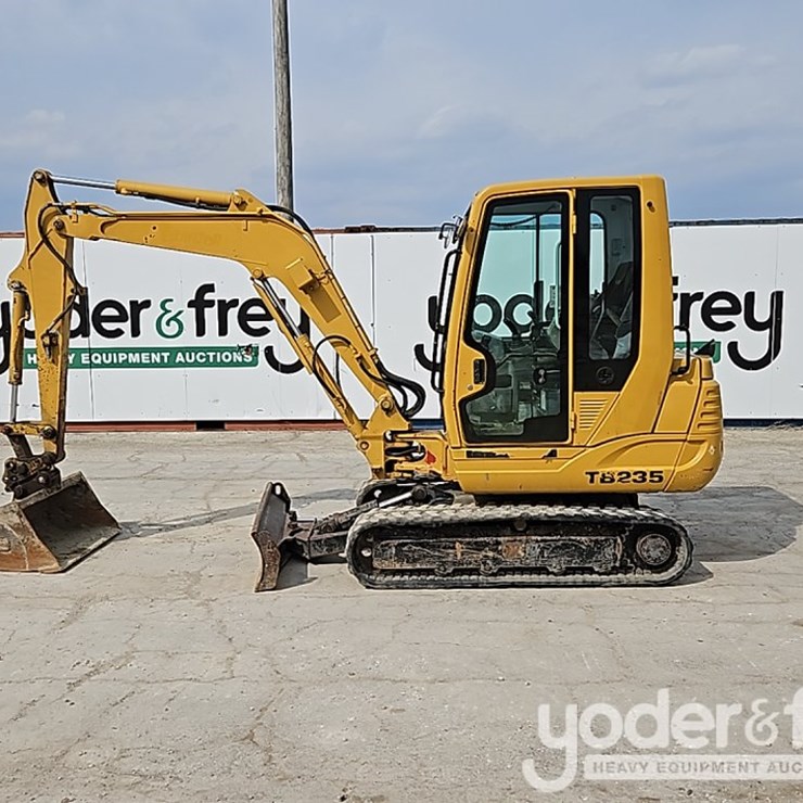 2014 TAKEUCHI TB235