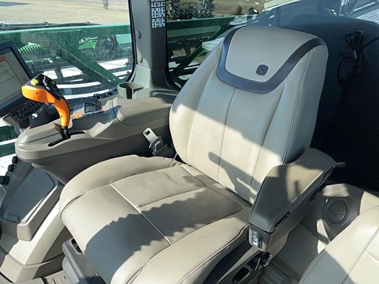 2023-john-deere-410r-image-30