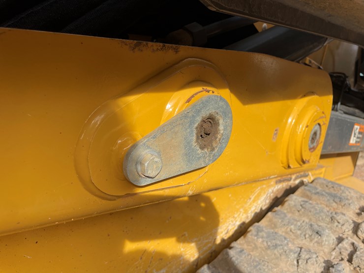 2019-deere-333g-image-22