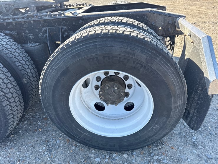 2011-international-prostar-image-13