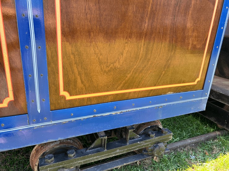 frick-steam-locomotive-with-track-image-204