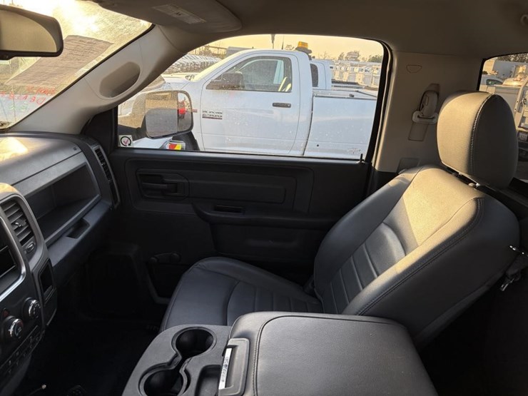 2016-dodge-2500-image-14