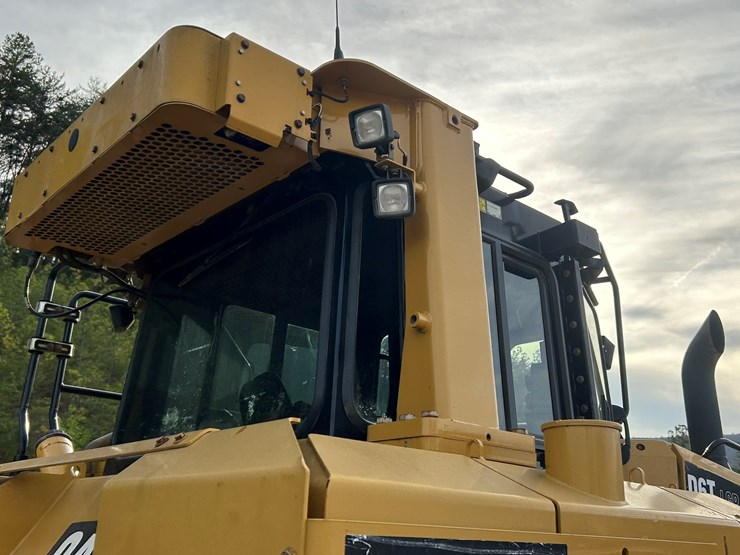 2015-caterpillar-d6t-lgp-image-58