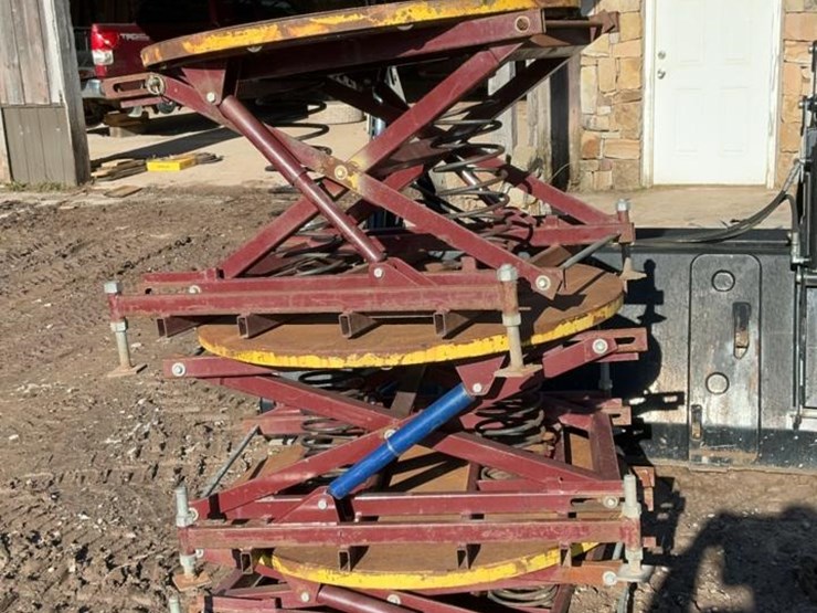 #209-•-pallet-lumber-stackers-image-2