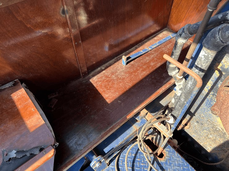 frick-steam-locomotive-with-track-image-139