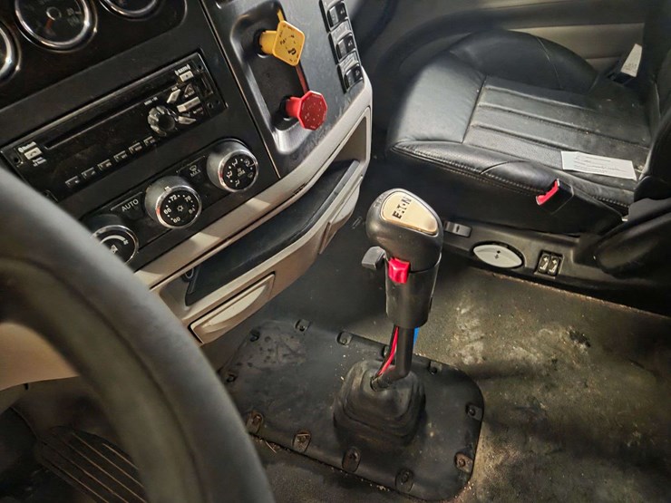 2019-peterbilt-glider-1npbggggx0d654893-mileage:-image-19