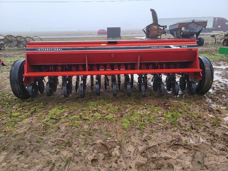 case-ih-5100-image-6