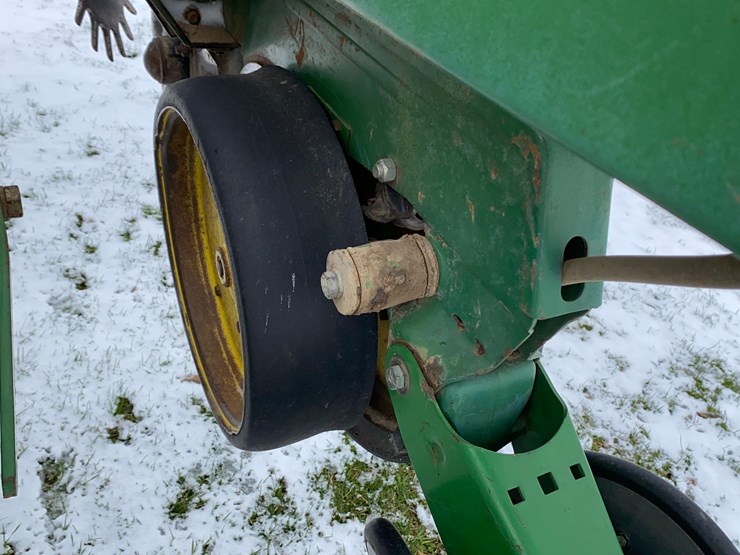 john-deere-7000-image-35