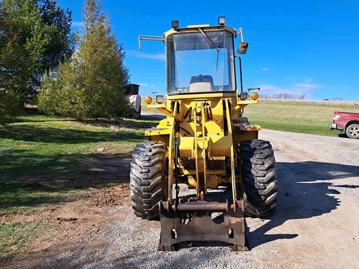 2001-deere-244h-image-7
