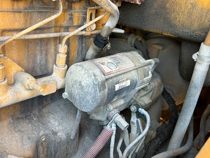 2010-deere-544k-image-43