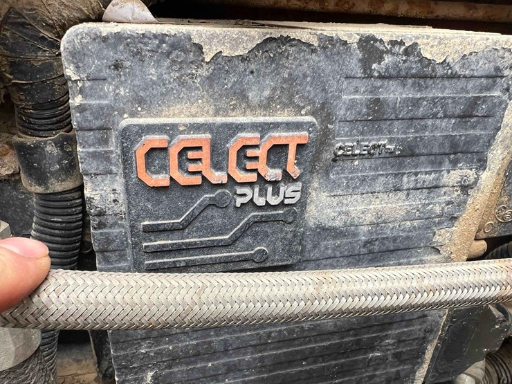 2000-freightliner-fld120-image-7