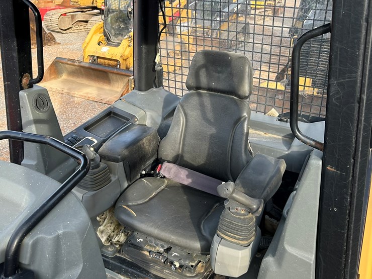 2015-caterpillar-d5k-image-35