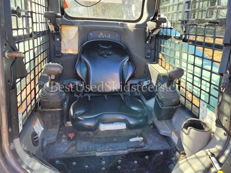 2021-bobcat-t740-image-15