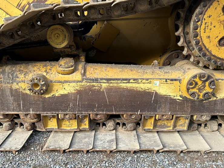2015-caterpillar-d6t-lgp-image-78