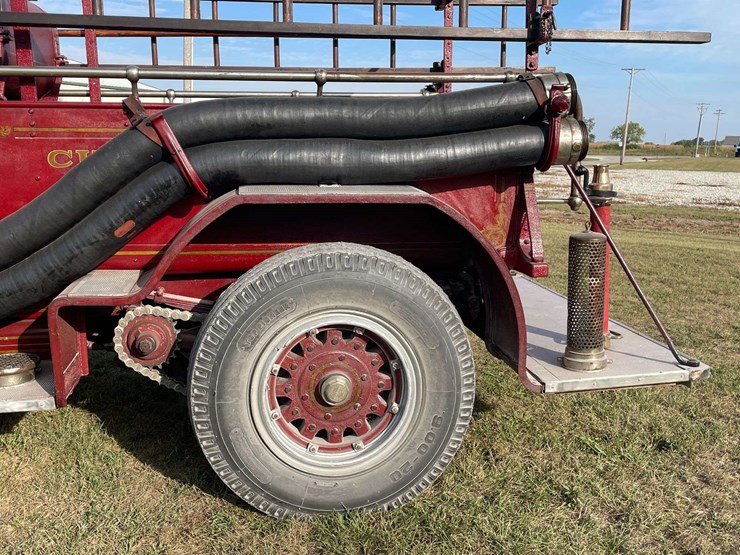 1917-american-la-france-firetruck-image-25