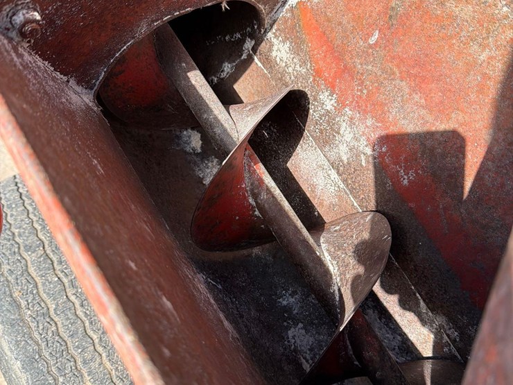 farmhand-feedmaster-grinder-mixer-image-10