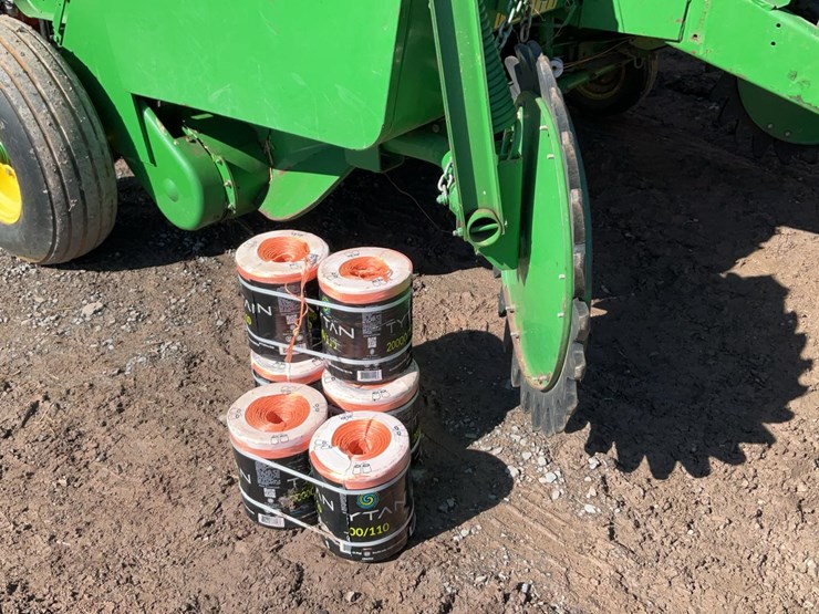 john-deere-335-image-9