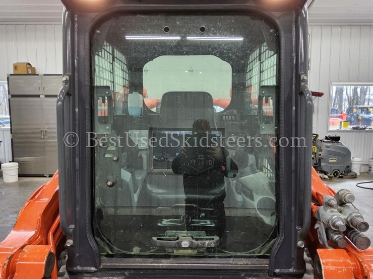 2019-kubota-svl95-2-skid-steer-loader-image-10