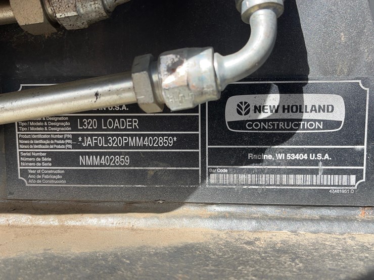new-holland-l320-image-19