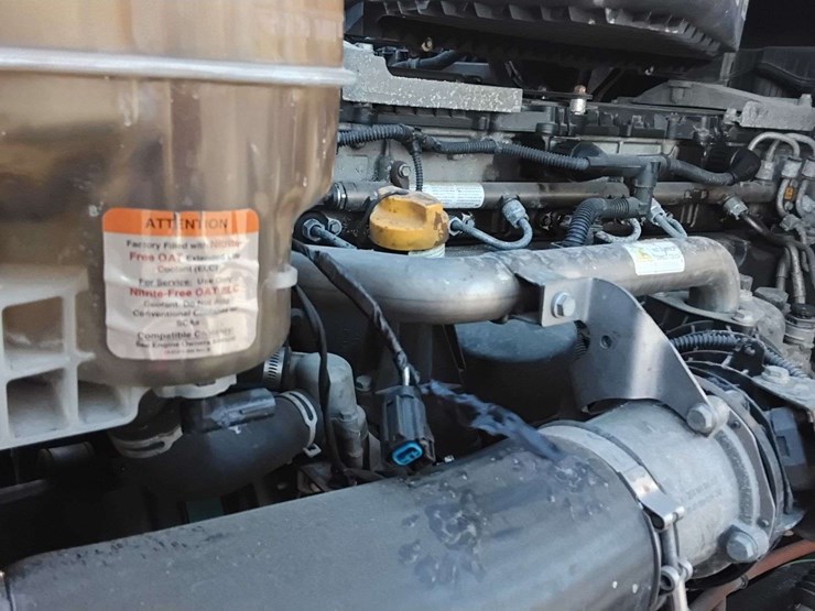 2018-freightliner-cascadia-126-image-13