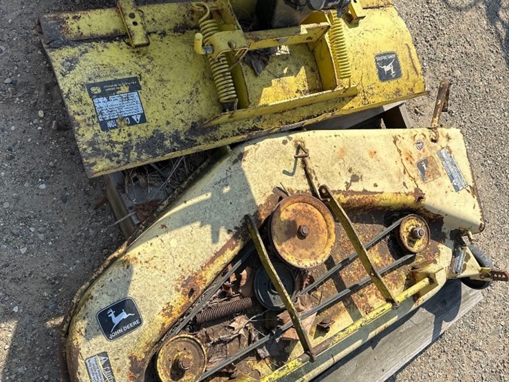 john-deere-210-image-3