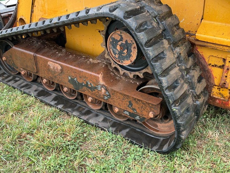 2003-deere-ct332-image-28