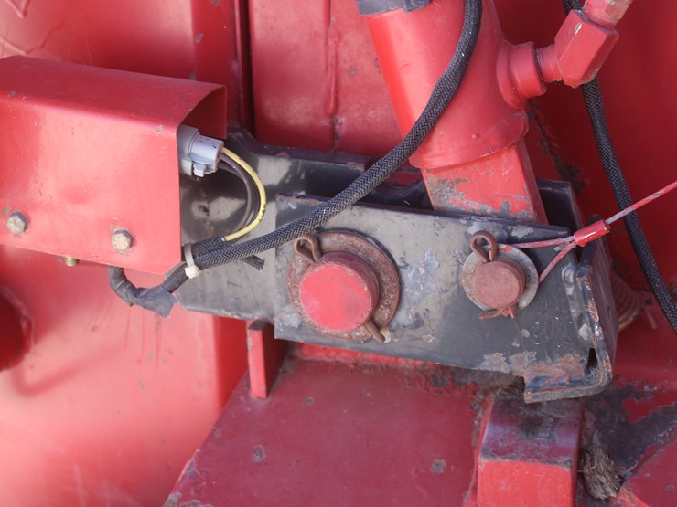 new-holland-664-image-40