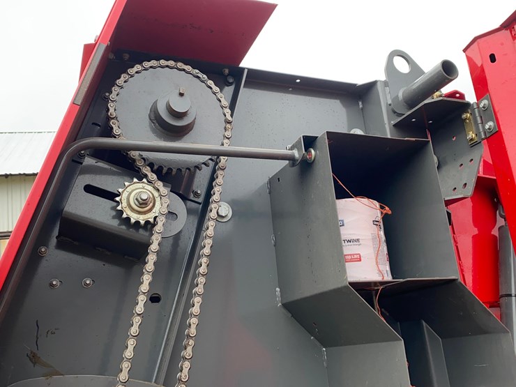 2024-massey-ferguson-1745d-image-42