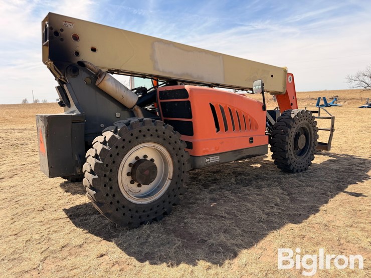 2012-jlg-g9-43a-image-5