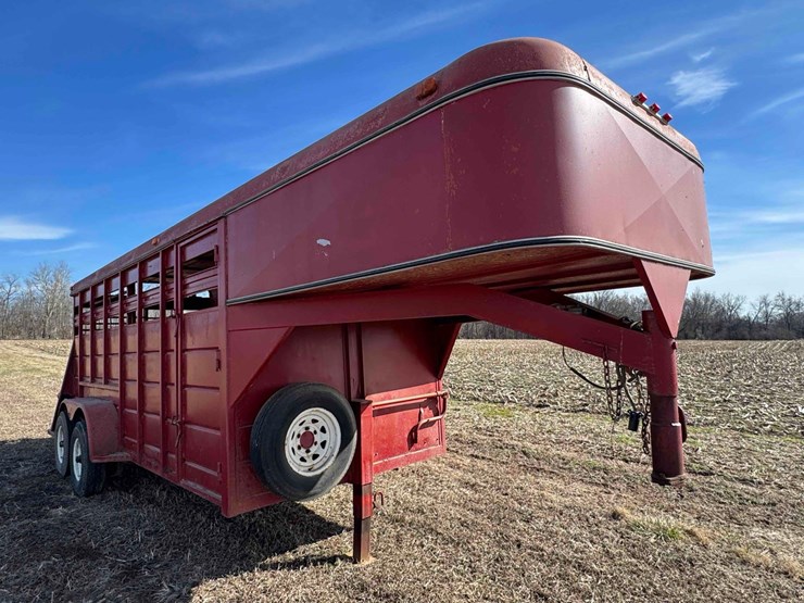 1992-wilro-livestock-trailer,-steel,-20'-x-6-1/2'-,-cut-gate,-**-titled-**-image-21