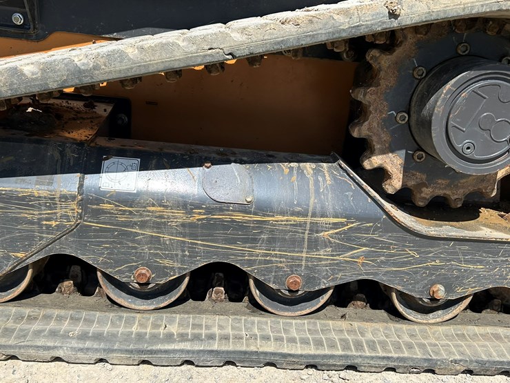 2023-case-tv450b-image-52