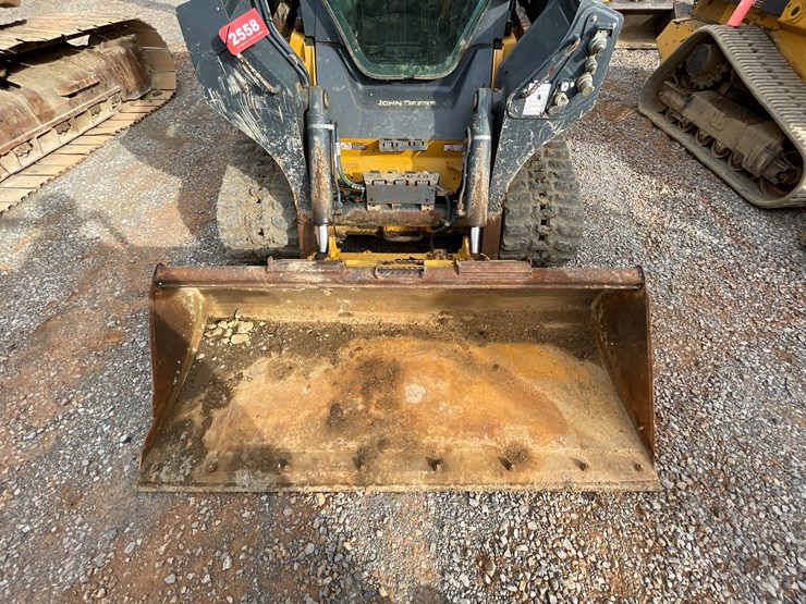 2019-deere-333g-image-9