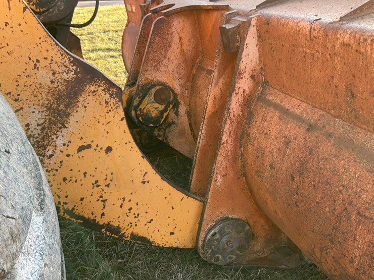 #300-•-2004-dressta-555b-wheel-loader-image-48